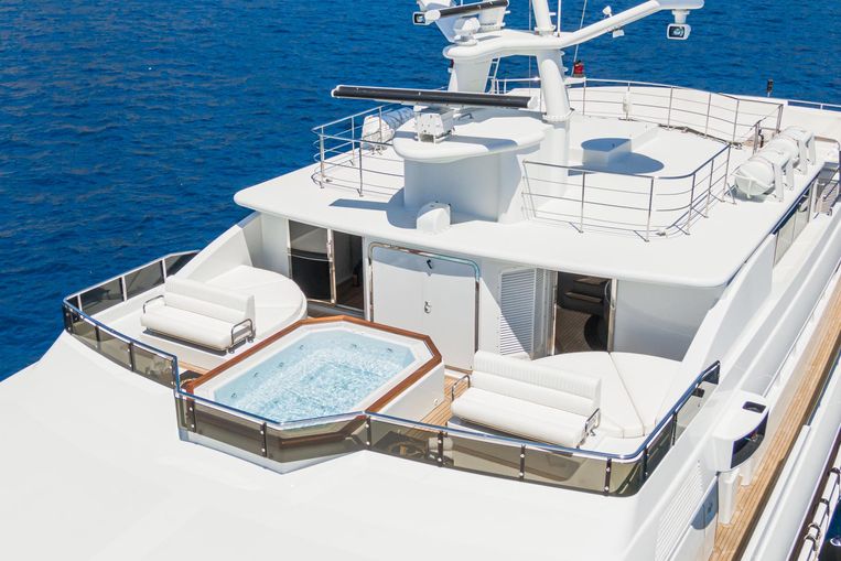 2003-205-1-codecasa-63m-motoryacht