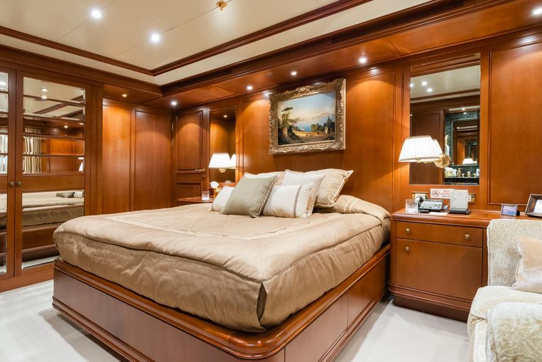 2003-205-1-codecasa-63m-motoryacht