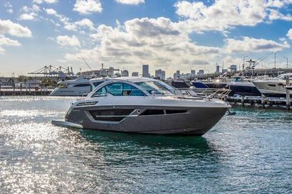 2019 50' Cruisers Yachts-50 Cantius with GYRO San Diego, CA, US