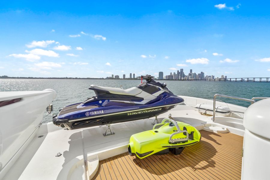 2003 Azimut 80 Carat