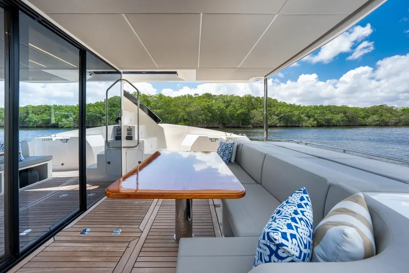 Four Sail Yacht Photos Pics Aft Seat