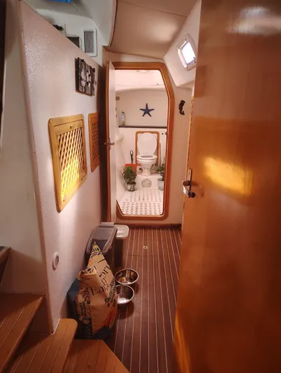 Trident III Yacht Photos Pics 