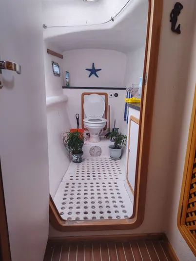 Trident III Yacht Photos Pics 