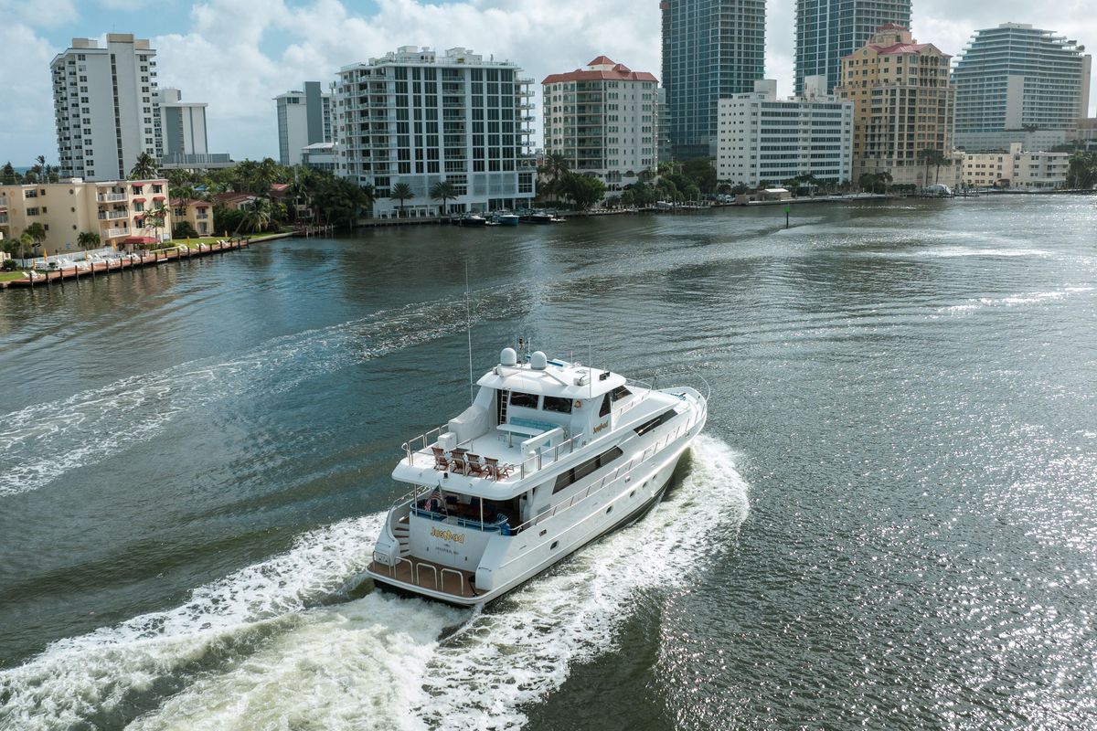 2005 Ocean Alexander 80 