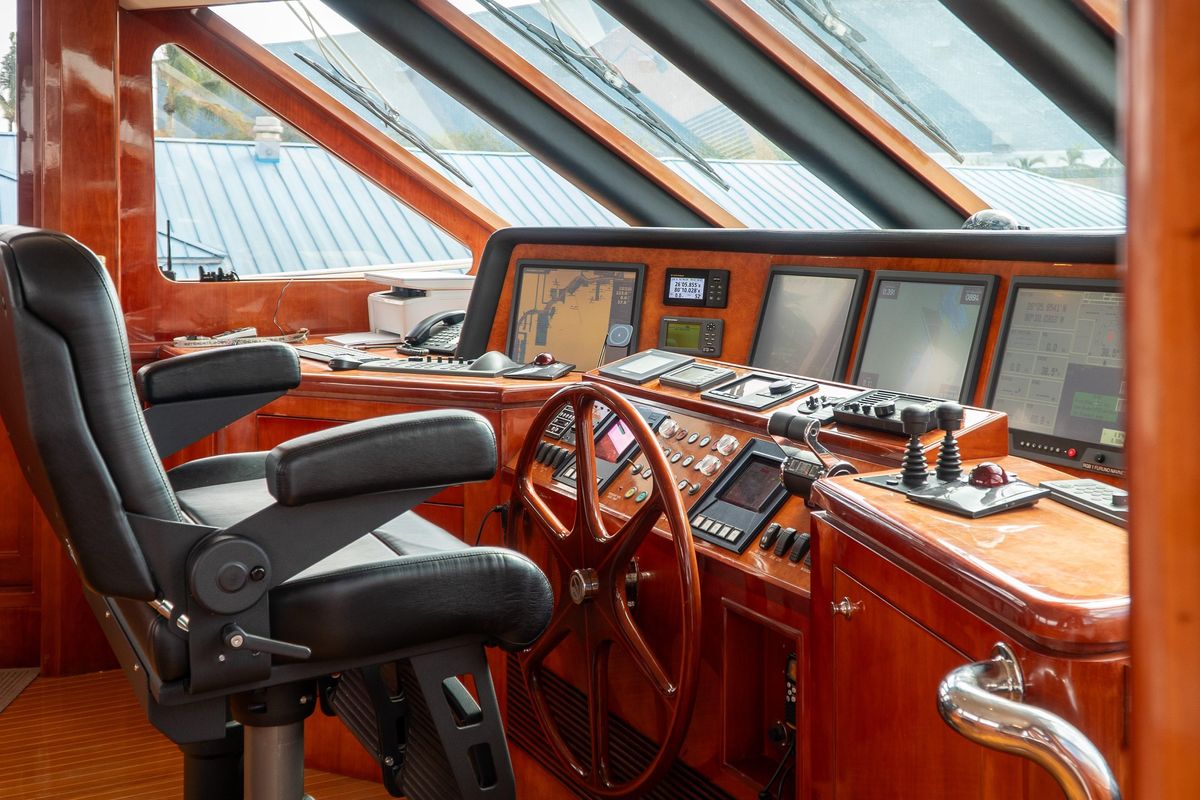 2005 Ocean Alexander 80 