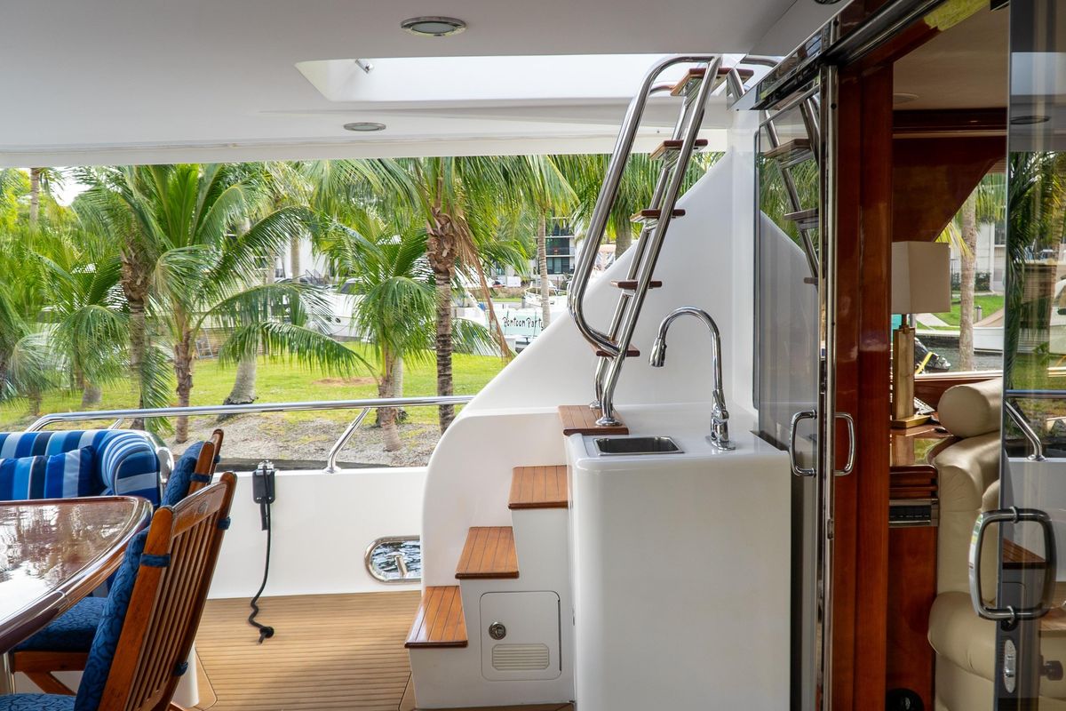 2005 Ocean Alexander 80 