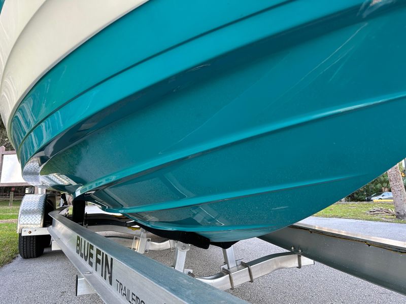 2022 Sea Ray SDX 270 Outboard