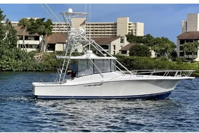 Luhrs 40 Open