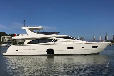 Ferretti Yachts 750