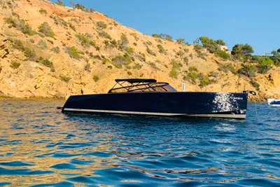 2013 VanDutch 40