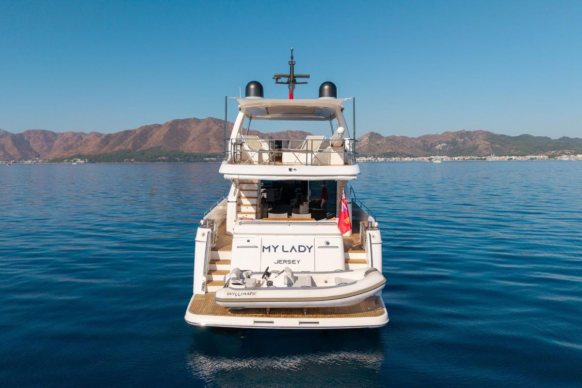2015 Princess 73 