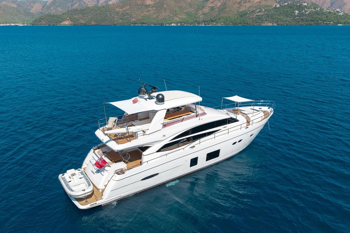 2015 Princess 73 