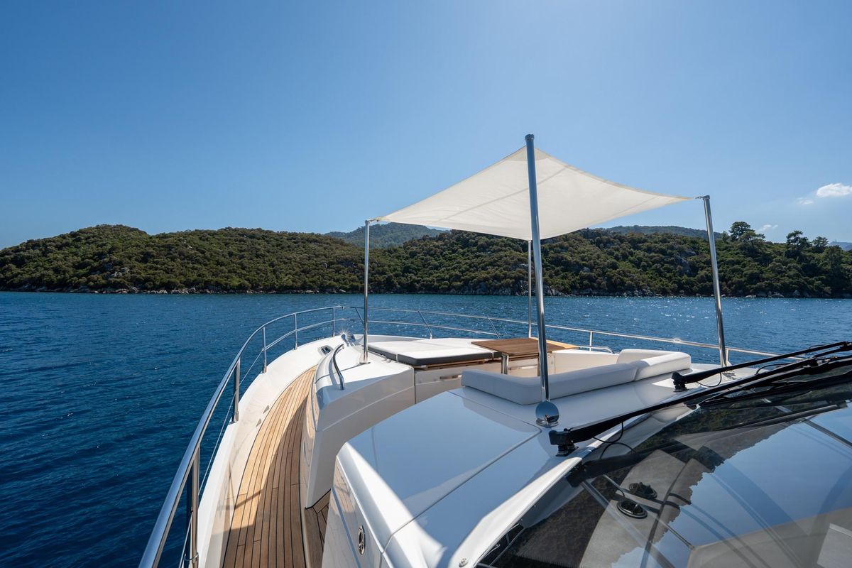 2015 Princess 73 