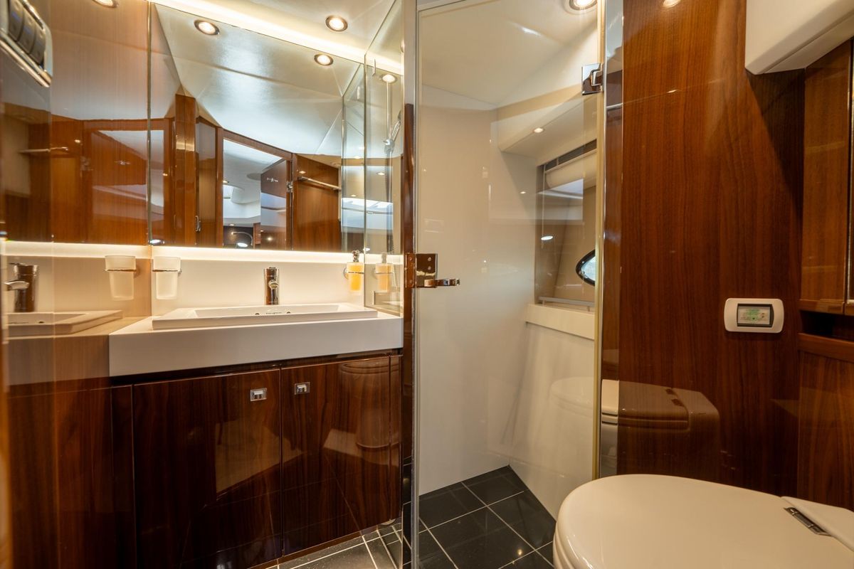 2015 Princess 73 