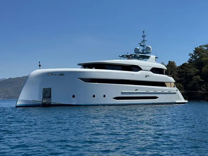 Elada Yacht Photos Pics 