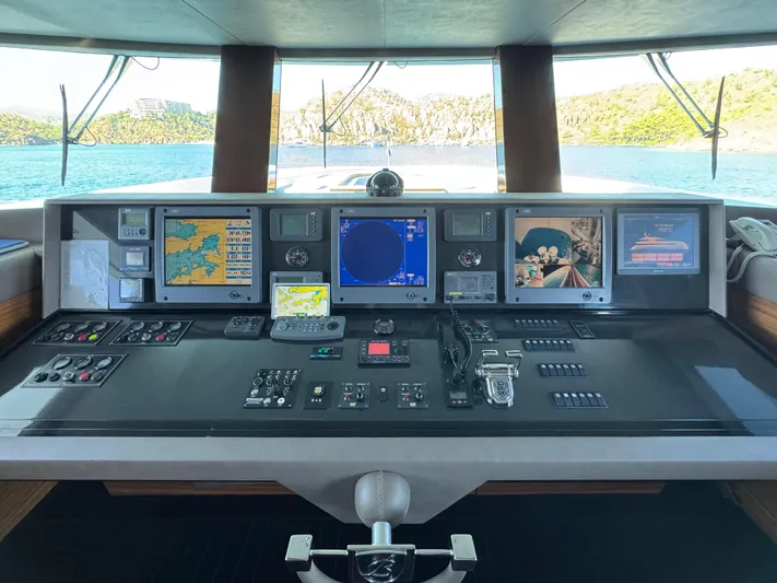 Elada Yacht Photos Pics 