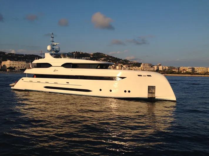 Elada Yacht Photos Pics 