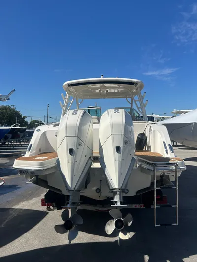 320 Vantage Yacht Photos Pics Boston Whaler 320 Vantage 2022 with dual outboard engines.