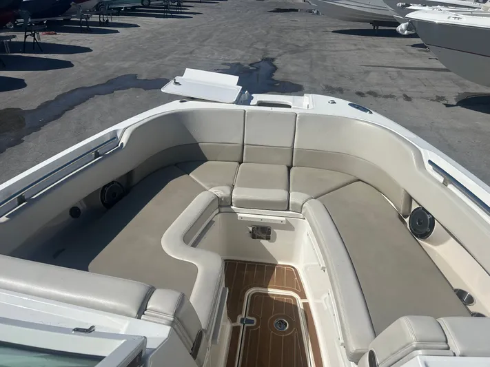 320 Vantage Yacht Photos Pics Interior of 2022 Boston Whaler 320 Vantage with beige seating.