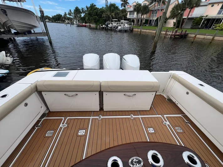 Last Chance Yacht Photos Pics Pursuit 38 LAST CHANCE - Cockpit & Engines