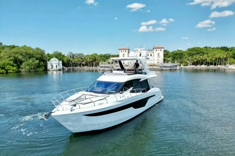  Yacht Photos Pics 2022-Galeon-500-Fly