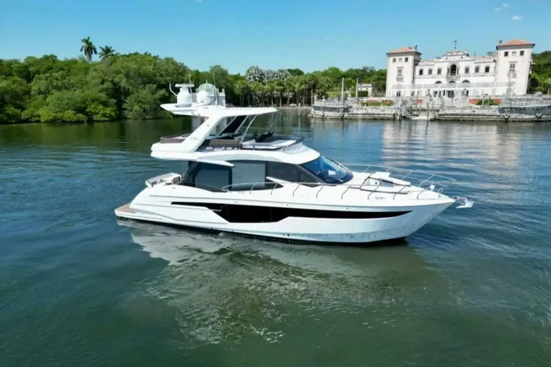  Yacht Photos Pics 2022-Galeon-500-Fly