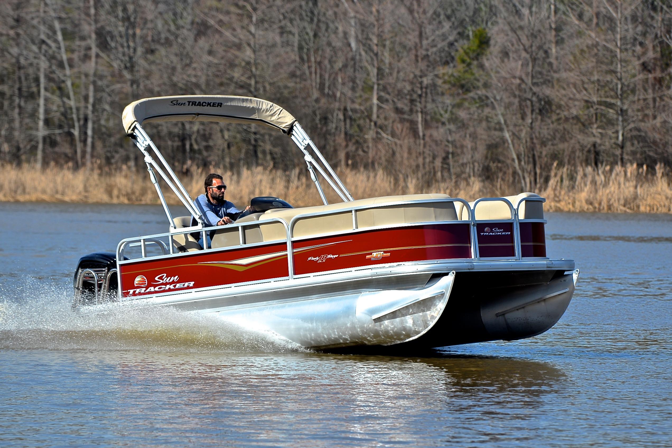 Sun Tracker Party Barge 18 DLX