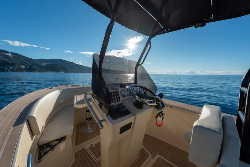  Yacht Photos Pics AlCustom Levanzo 25 boat interior, 2025 model, steering console with ocean view.