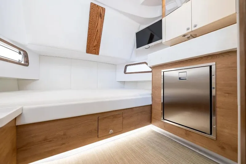  Yacht Photos Pics Manufacturer Provided Image