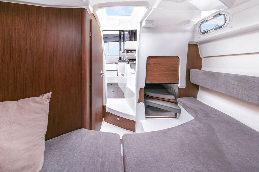 2023 Beneteau America Antares 8