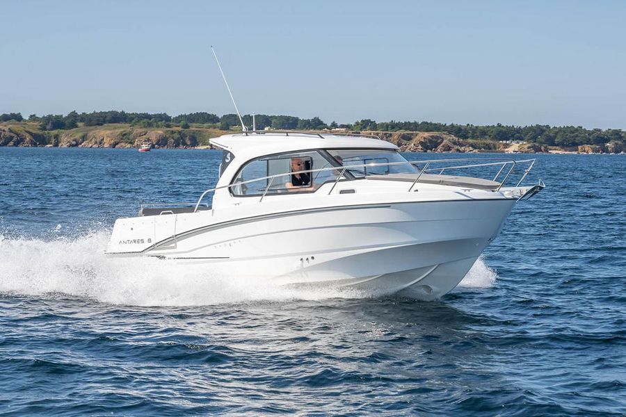 2023 Beneteau America Antares 8