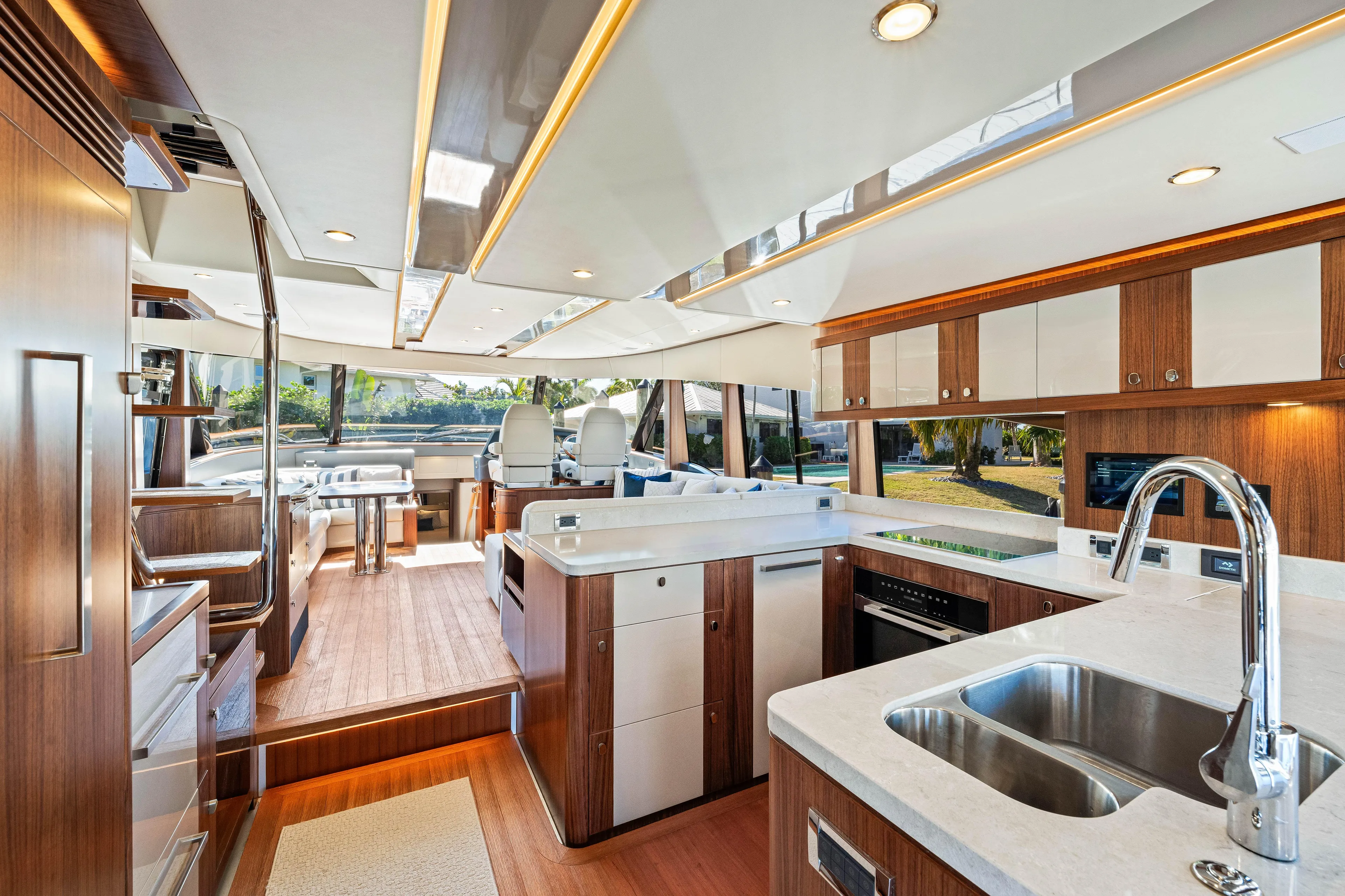 Dog House Yacht Photos Pics 