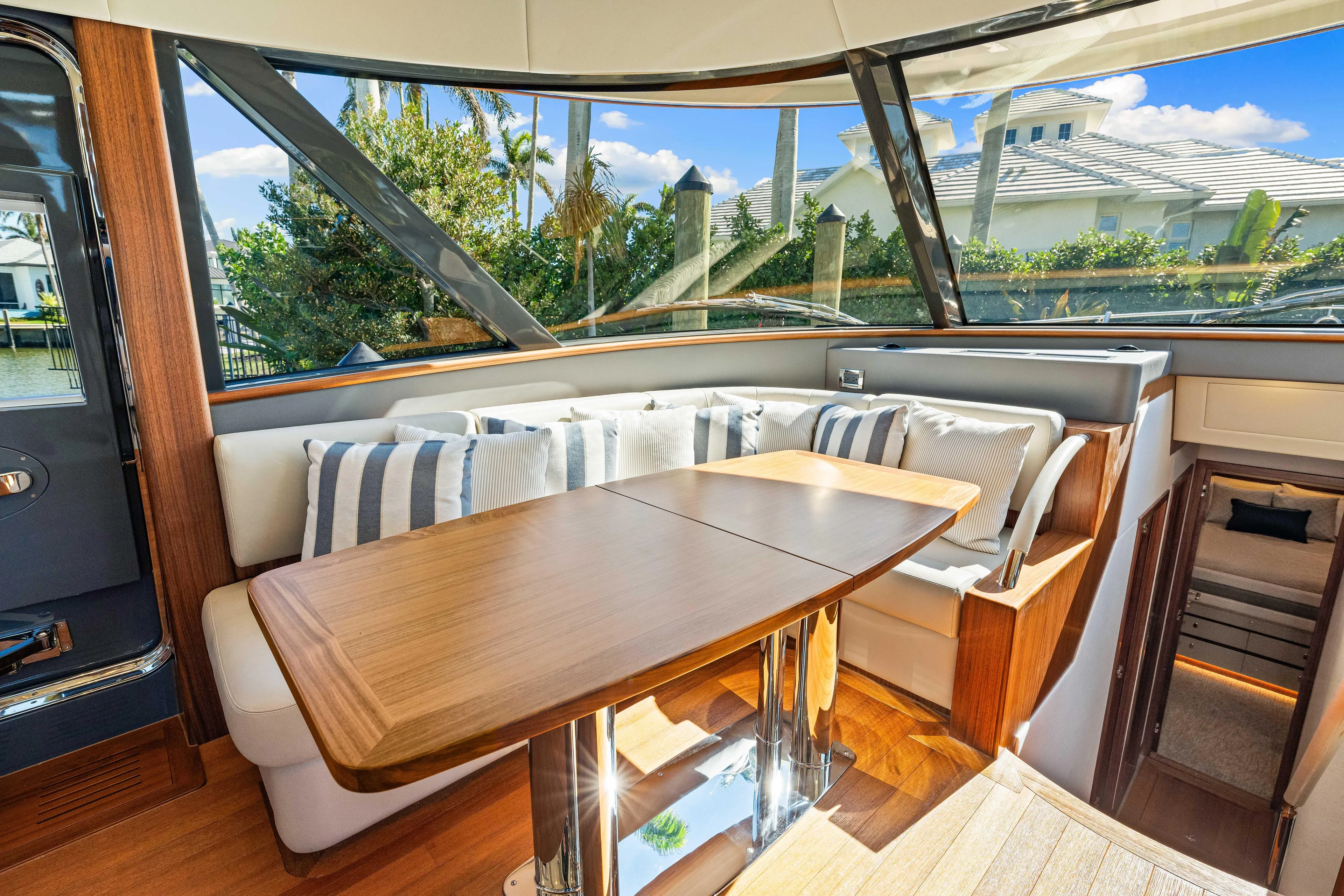 Dog House Yacht Photos Pics 