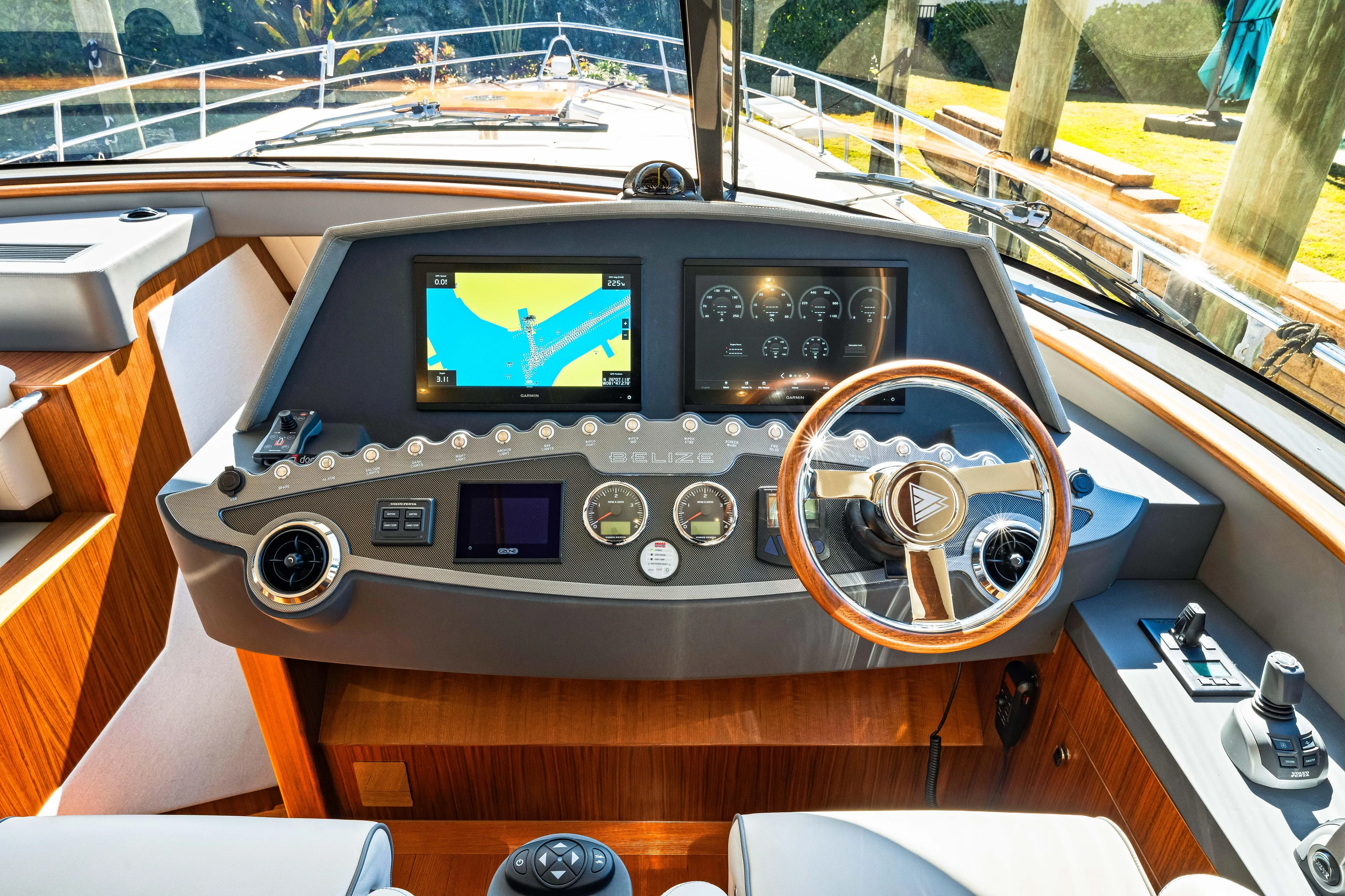 Dog House Yacht Photos Pics 