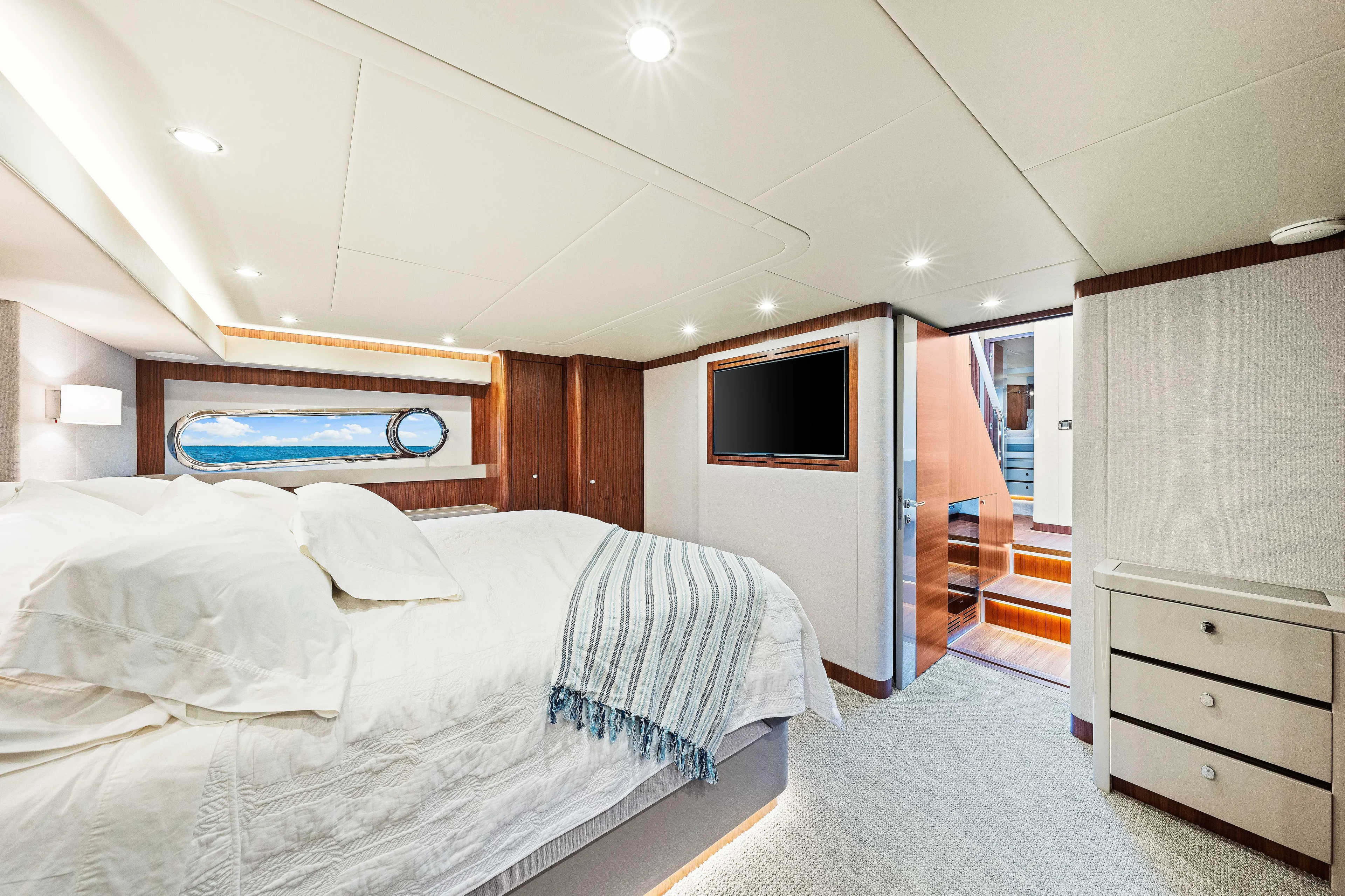 Dog House Yacht Photos Pics 