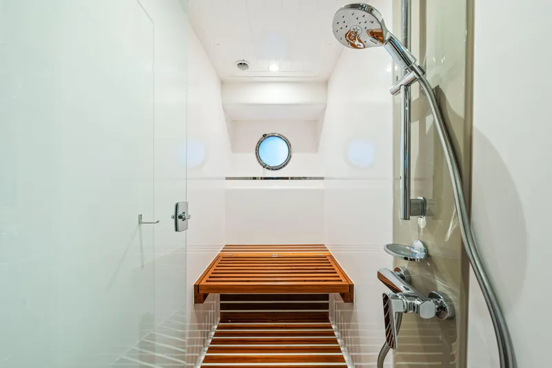 Dog House Yacht Photos Pics 