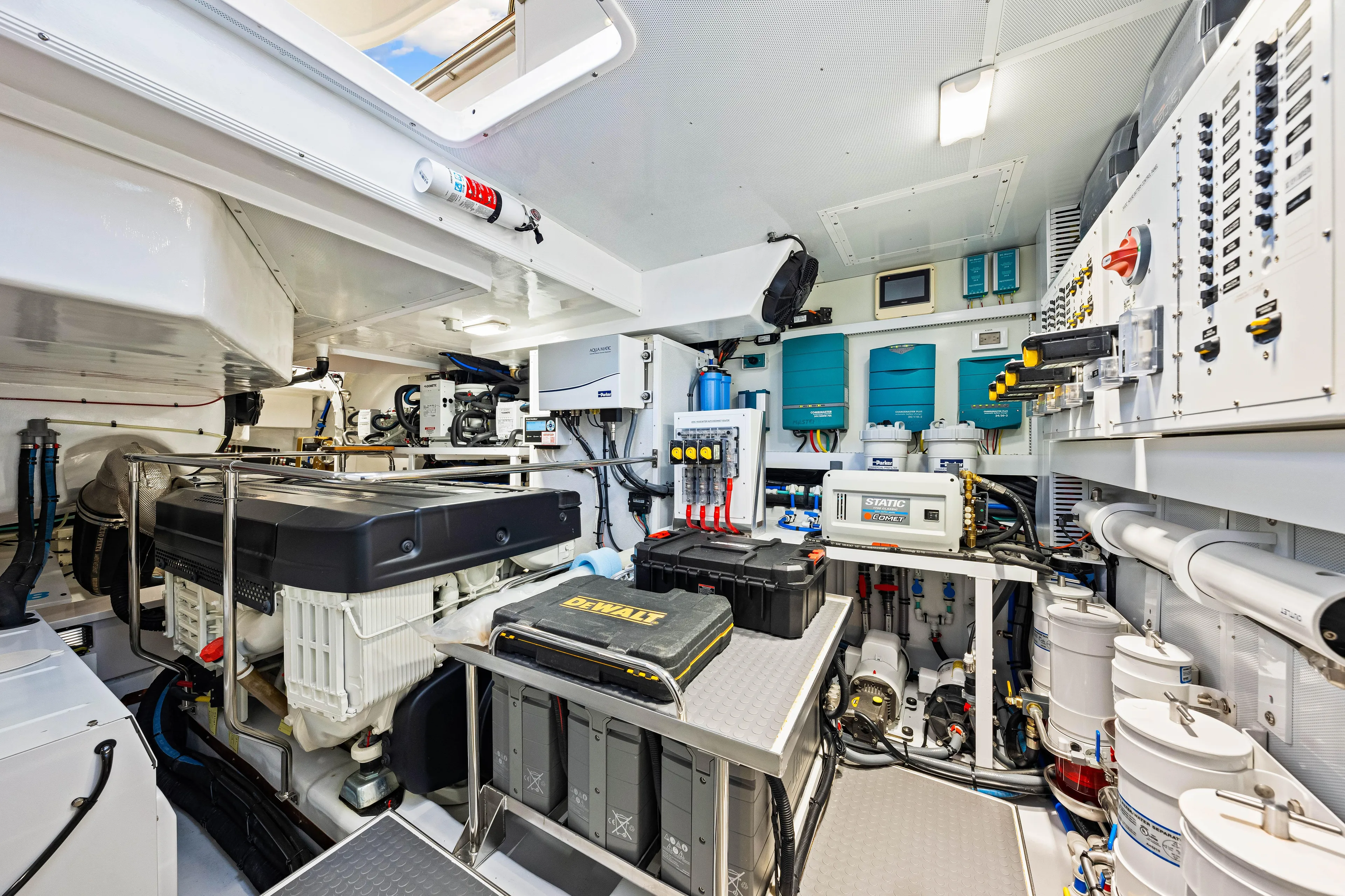 Dog House Yacht Photos Pics 