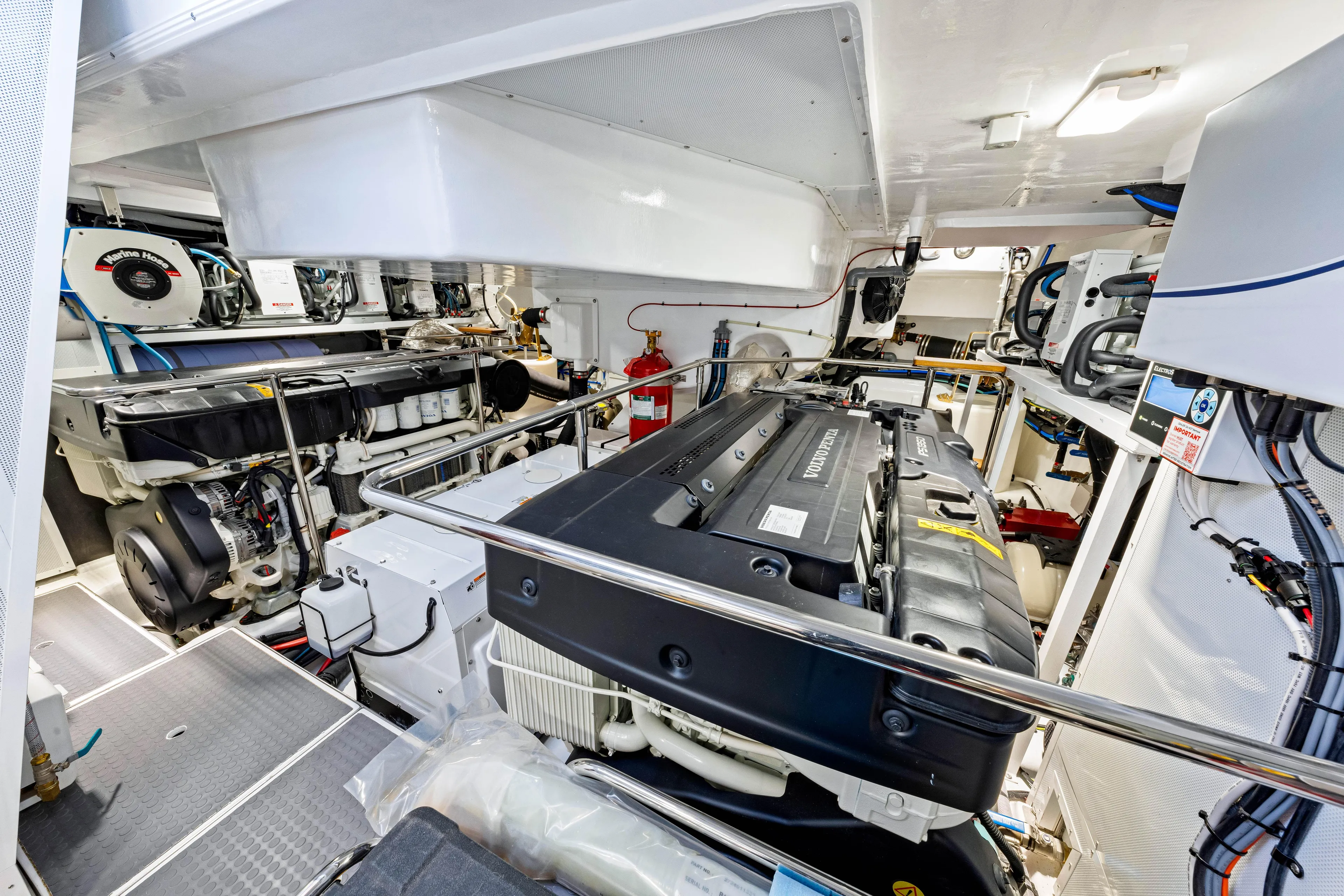 Dog House Yacht Photos Pics 