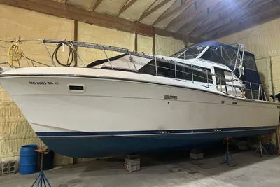 Chris-Craft Catalina 381