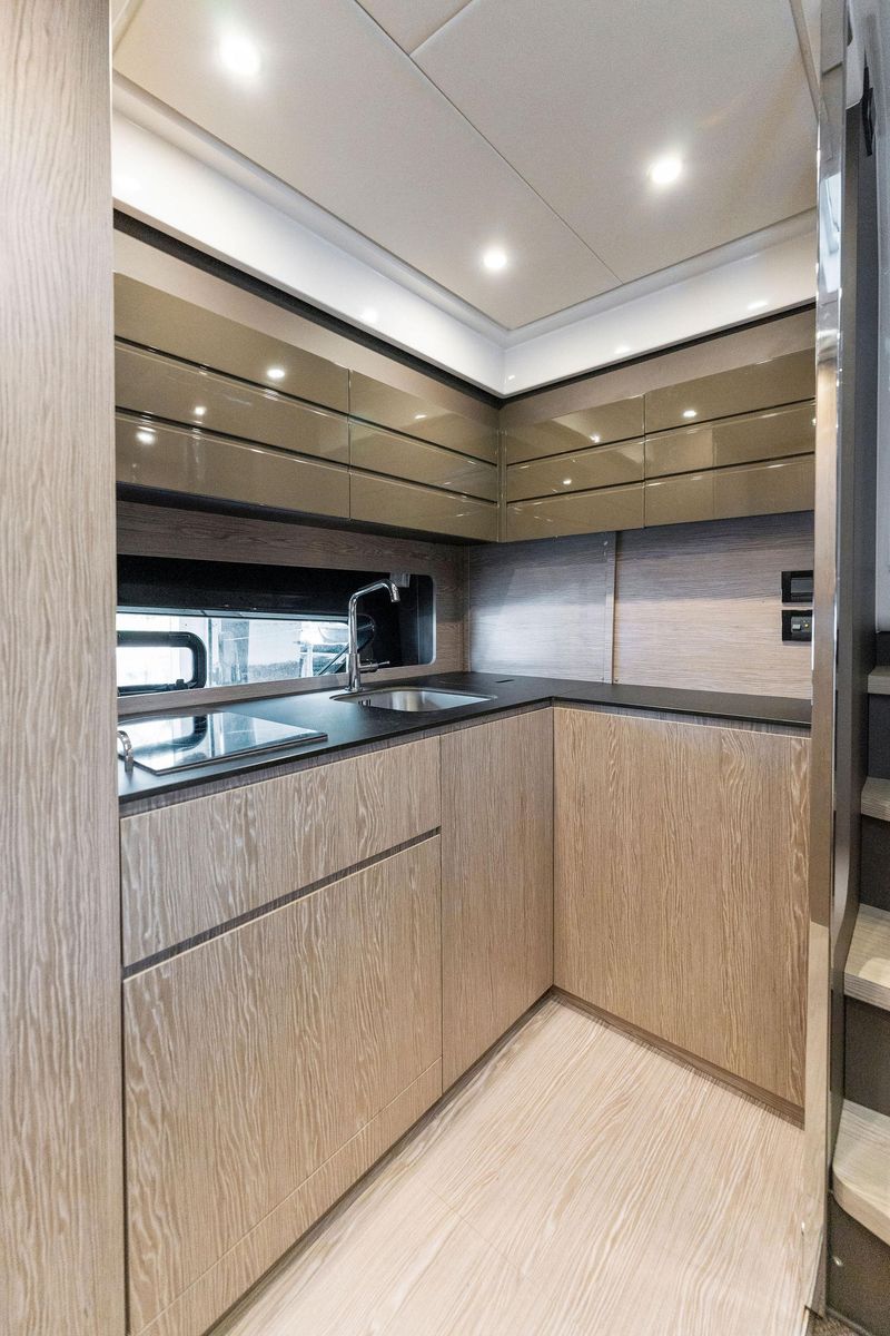 2017 Azimut 43 