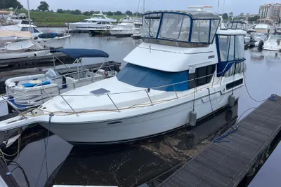 Carver 33 Aft Cabin MY