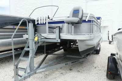 Bennington 22 SS