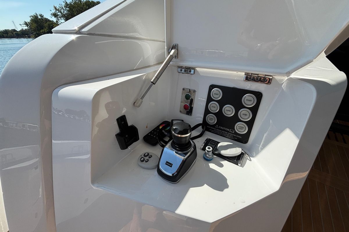 2018 Sunseeker 74 