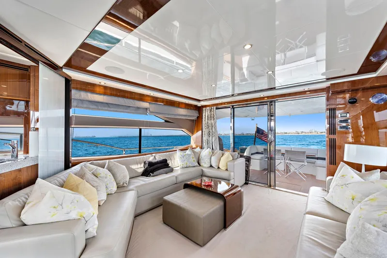 La-z-buoy Yacht Photos Pics 2015 Princess 72 MY - LA-Z-BUOY