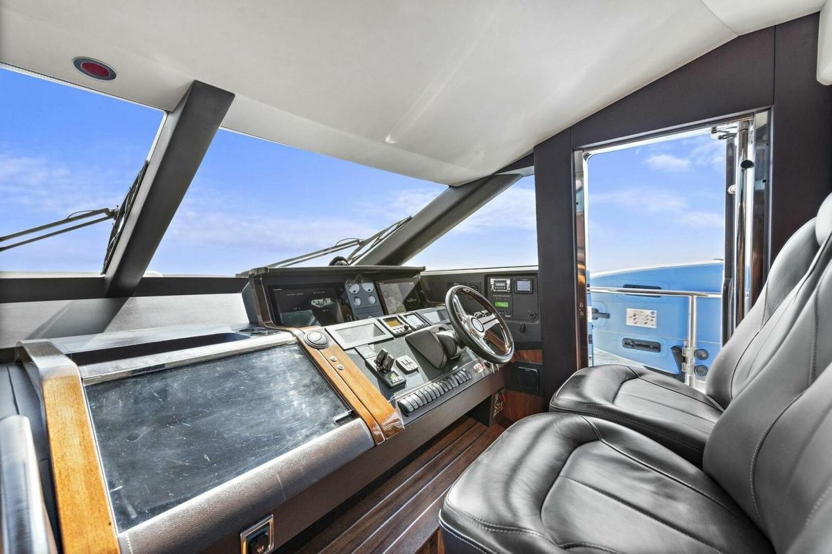 2015 Princess 72 