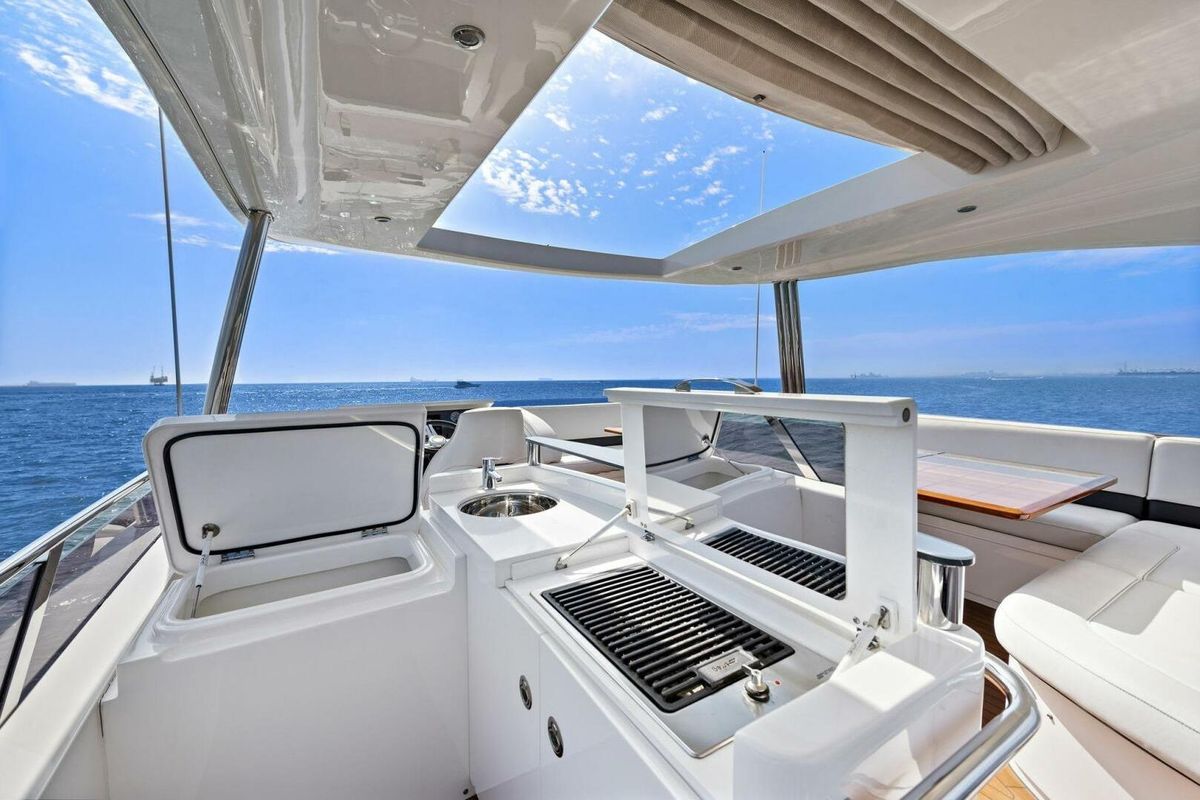2015 Princess 72 