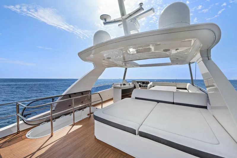 La-z-buoy Yacht Photos Pics Luxurious 2015 Princess 72 Motor Yacht with spacious deck and ocean view.