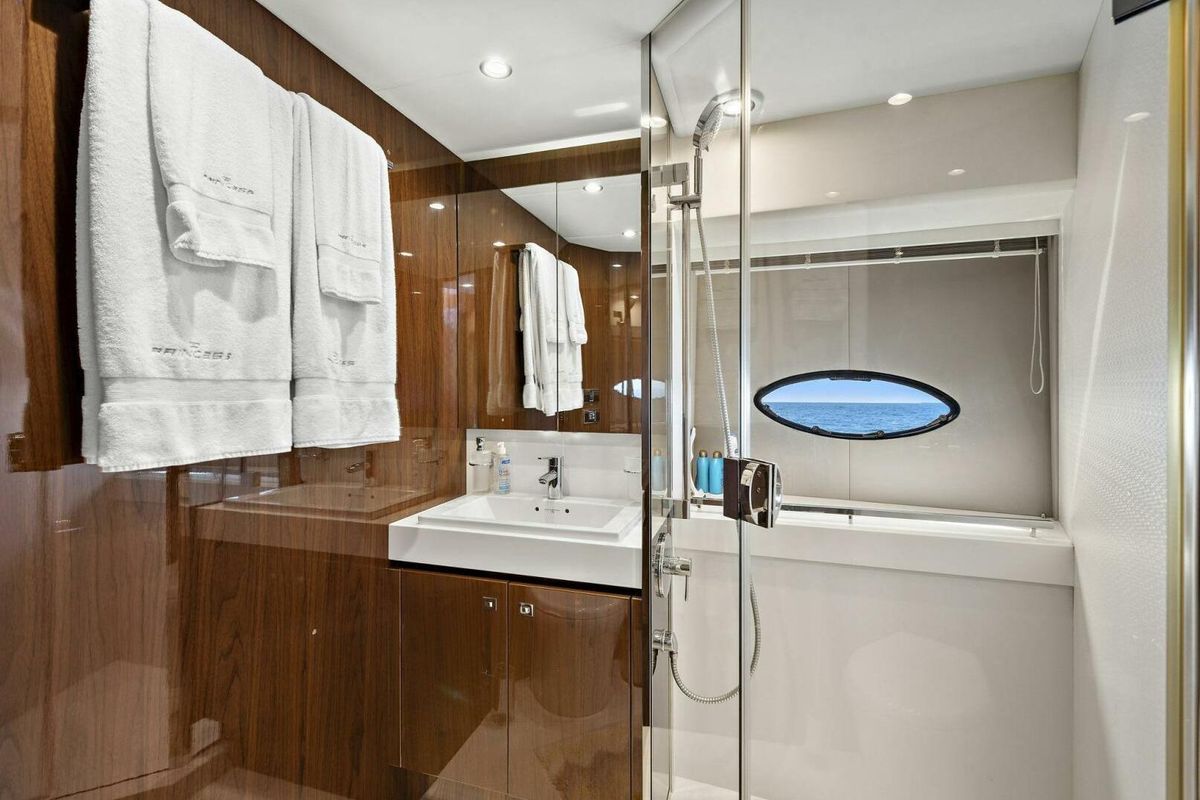 2015 Princess 72 