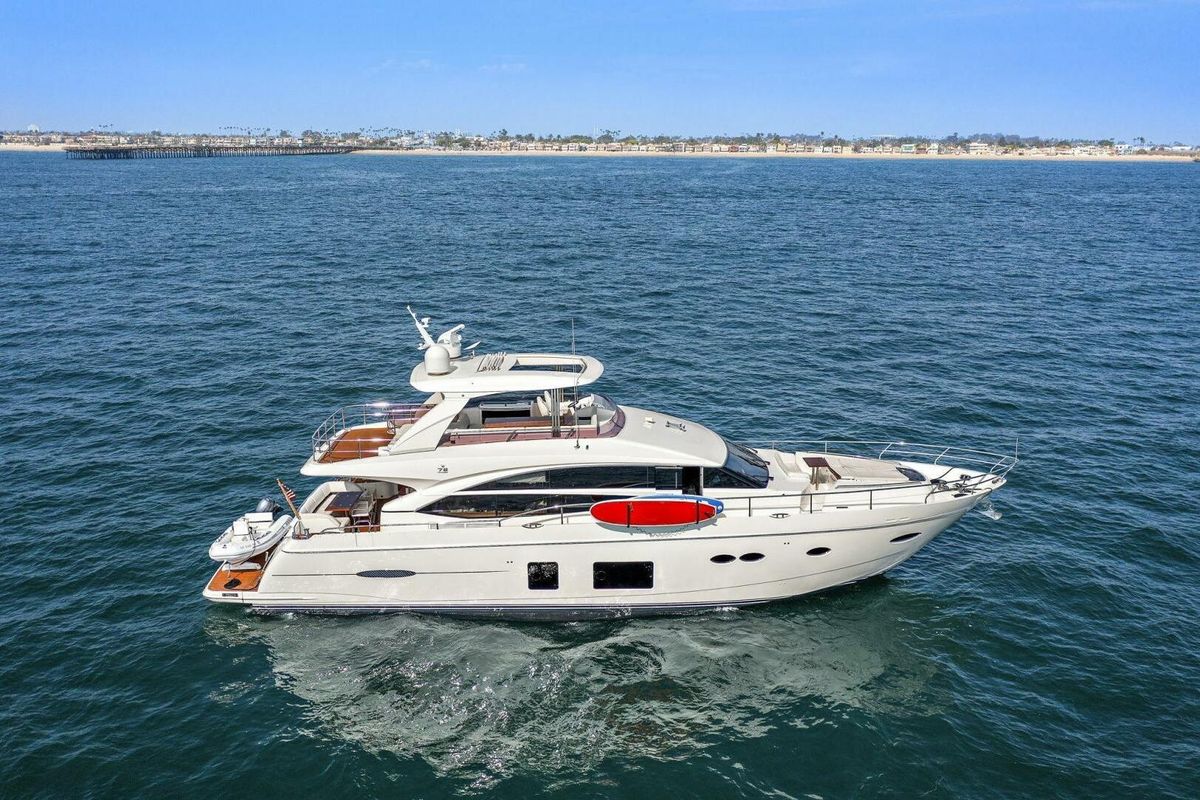 2015 Princess 72 