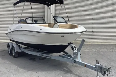 2021 Bayliner VR5 Outboard